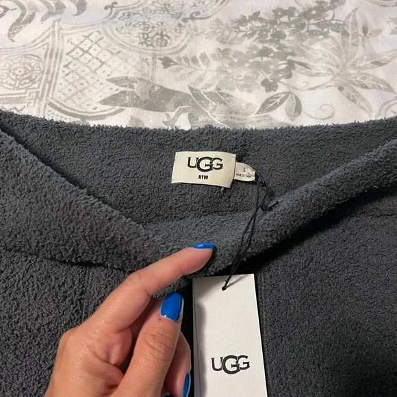 UGG NWT Gray cardigan and pants size S and XS/S - Picture 3 of 8
